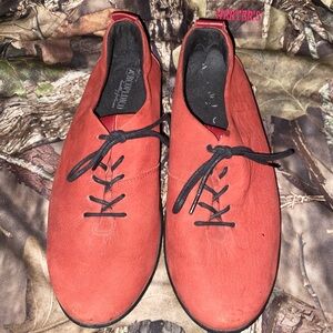 Arcopedico Leather Lace-Up Shoes
Women
Size 39
Red
Bind A